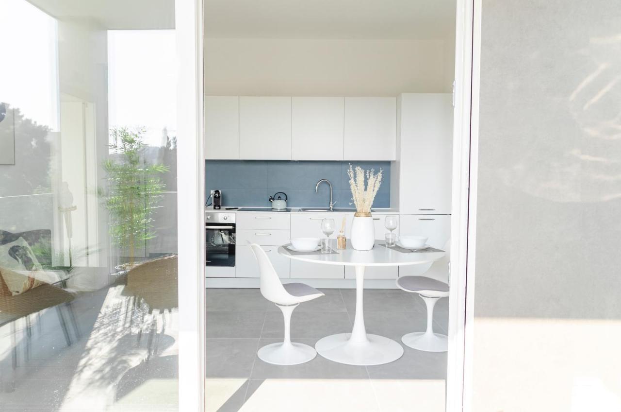 Апартаменти Apulialux - Exclusive And Modern City View, Private Parking Барі Екстер'єр фото