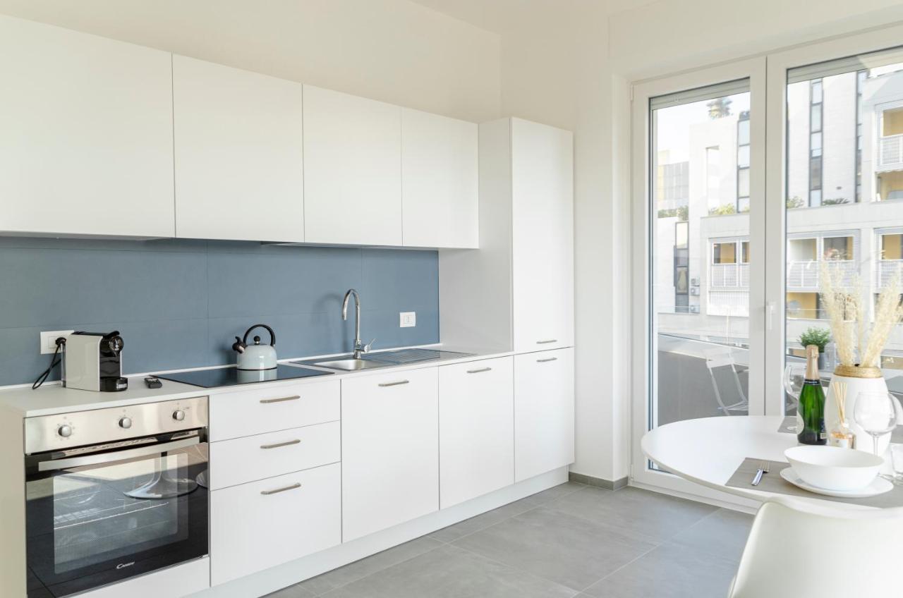 Апартаменти Apulialux - Exclusive And Modern City View, Private Parking Барі Екстер'єр фото